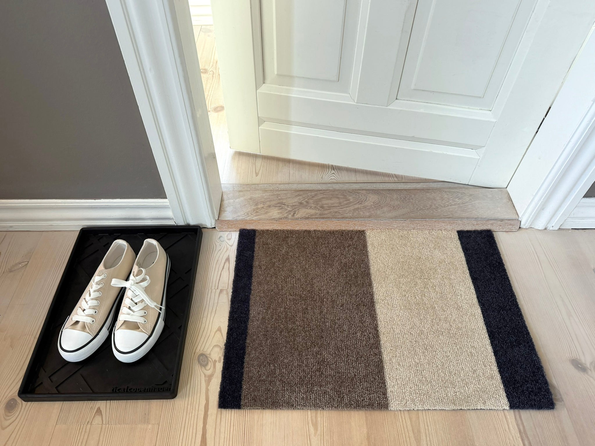 FLOOR MAT 40 x 60 cm - STRIPES BLUE / SAND / IVORY