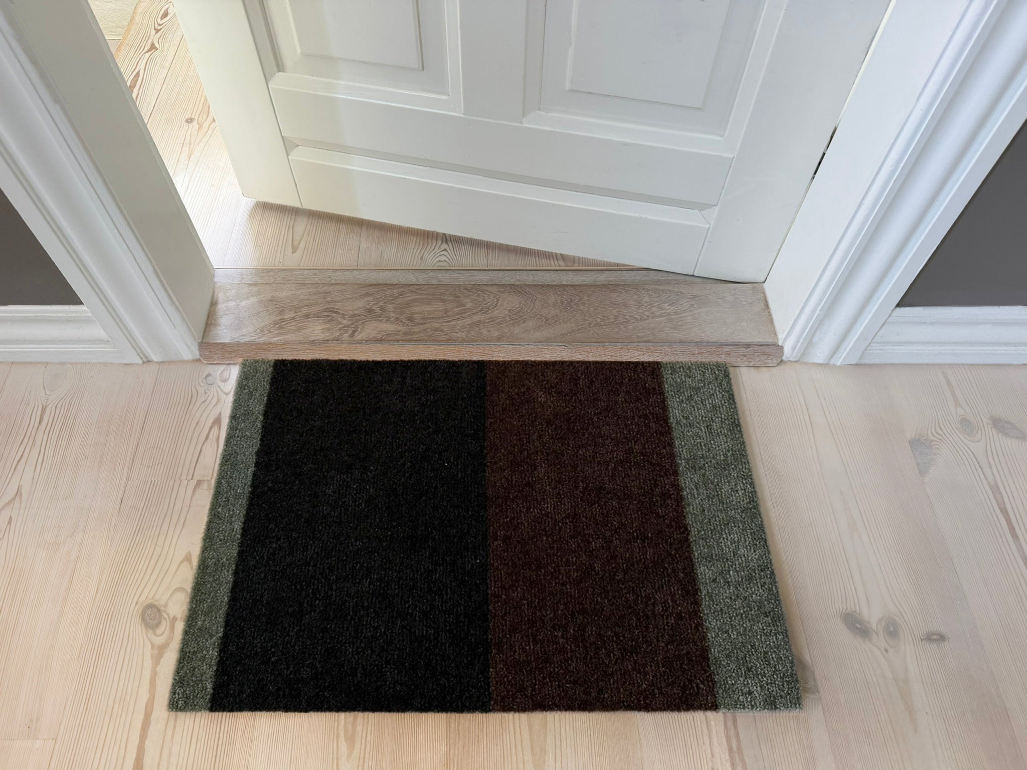 FLOOR MAT 40 x 60 cm - STRIPES GREEN / BROWN