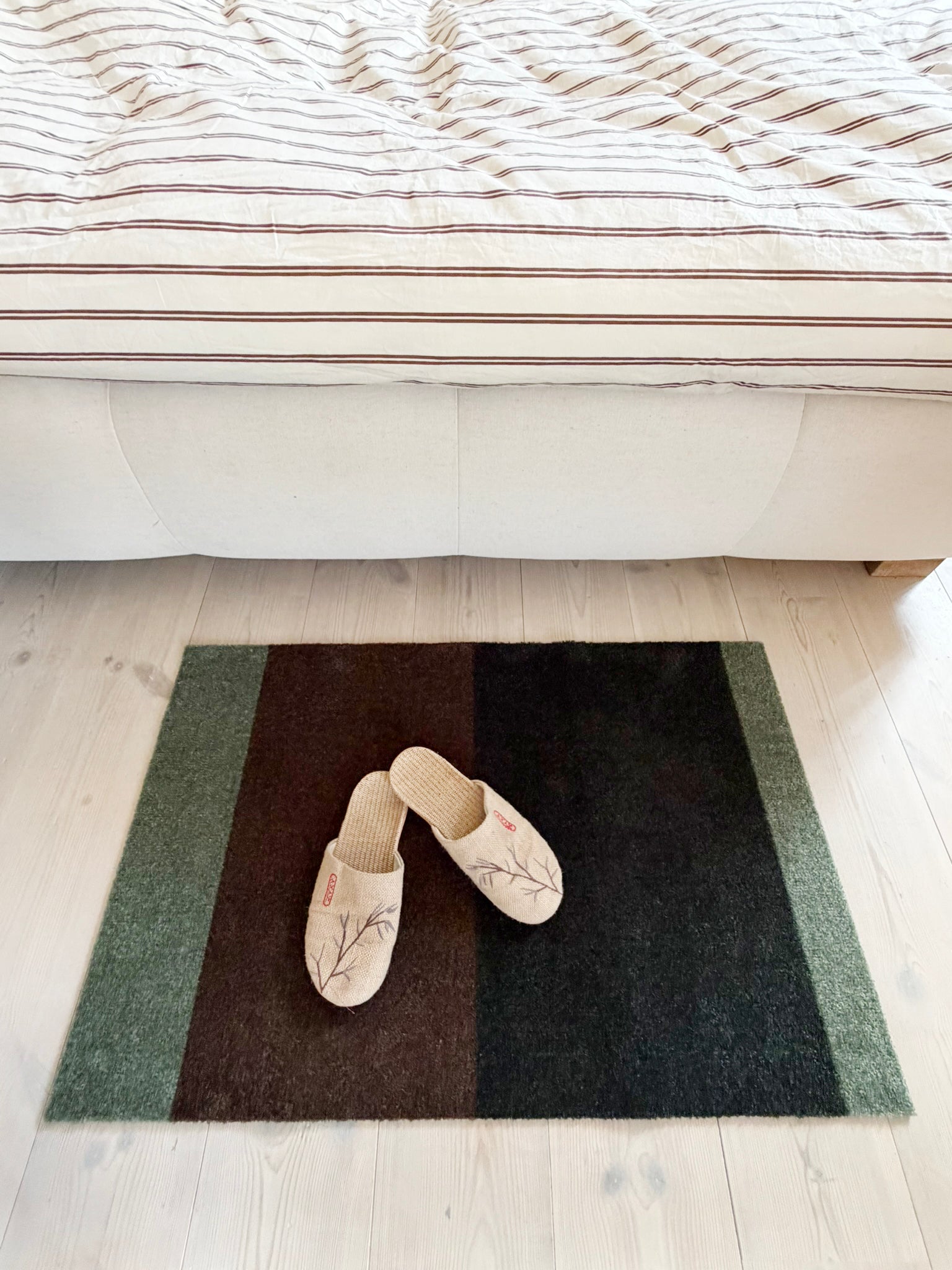 DOORMAT 60 x 90 cm - STRIPES GREEN / BROWN