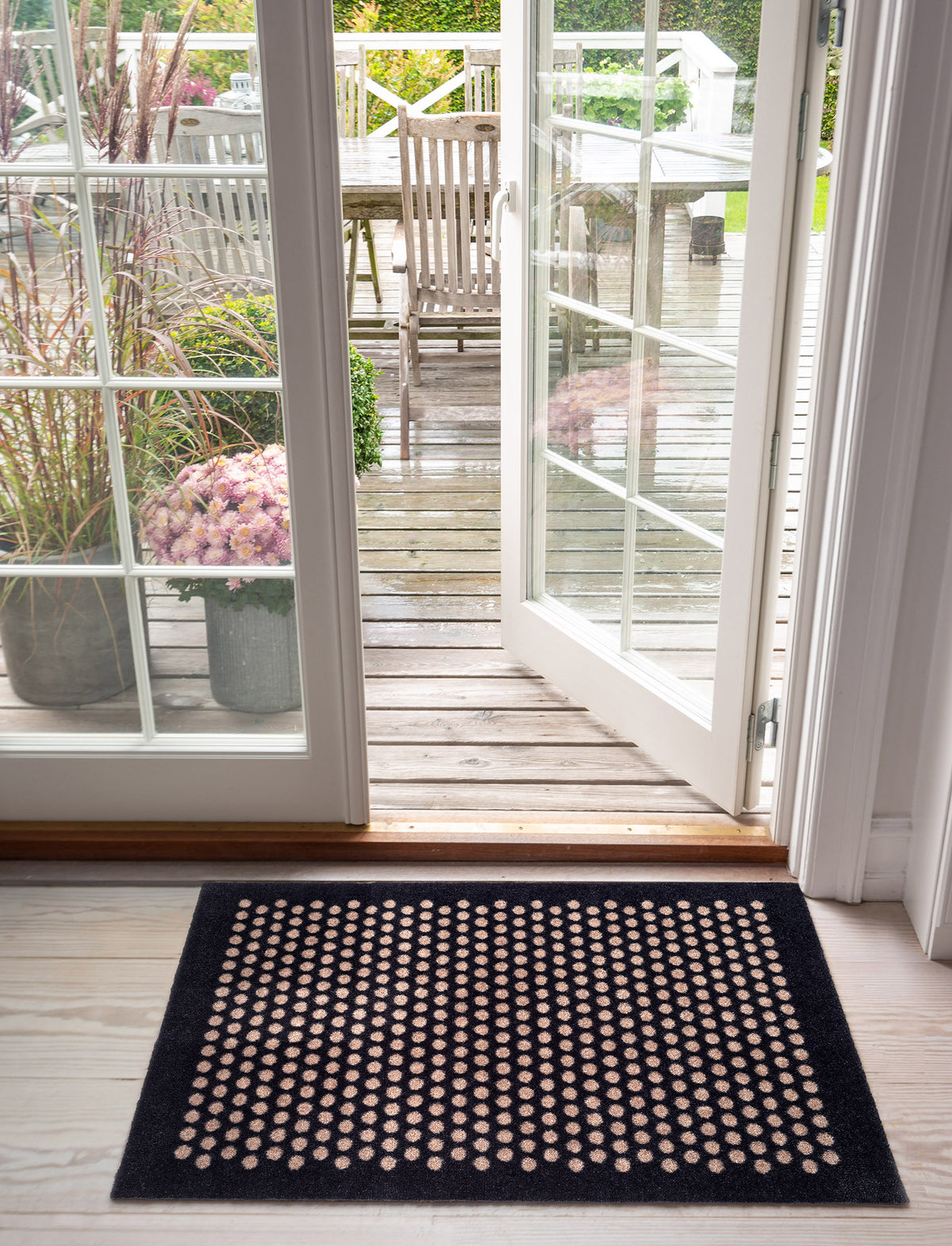 FLOOR MAT 100 x 300 CM - DOT BLACK/SAND
