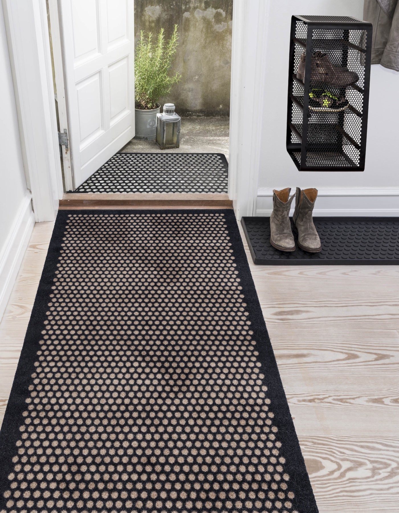 FLOOR MAT 90 x 200 CM - DOT BLACK/SAND