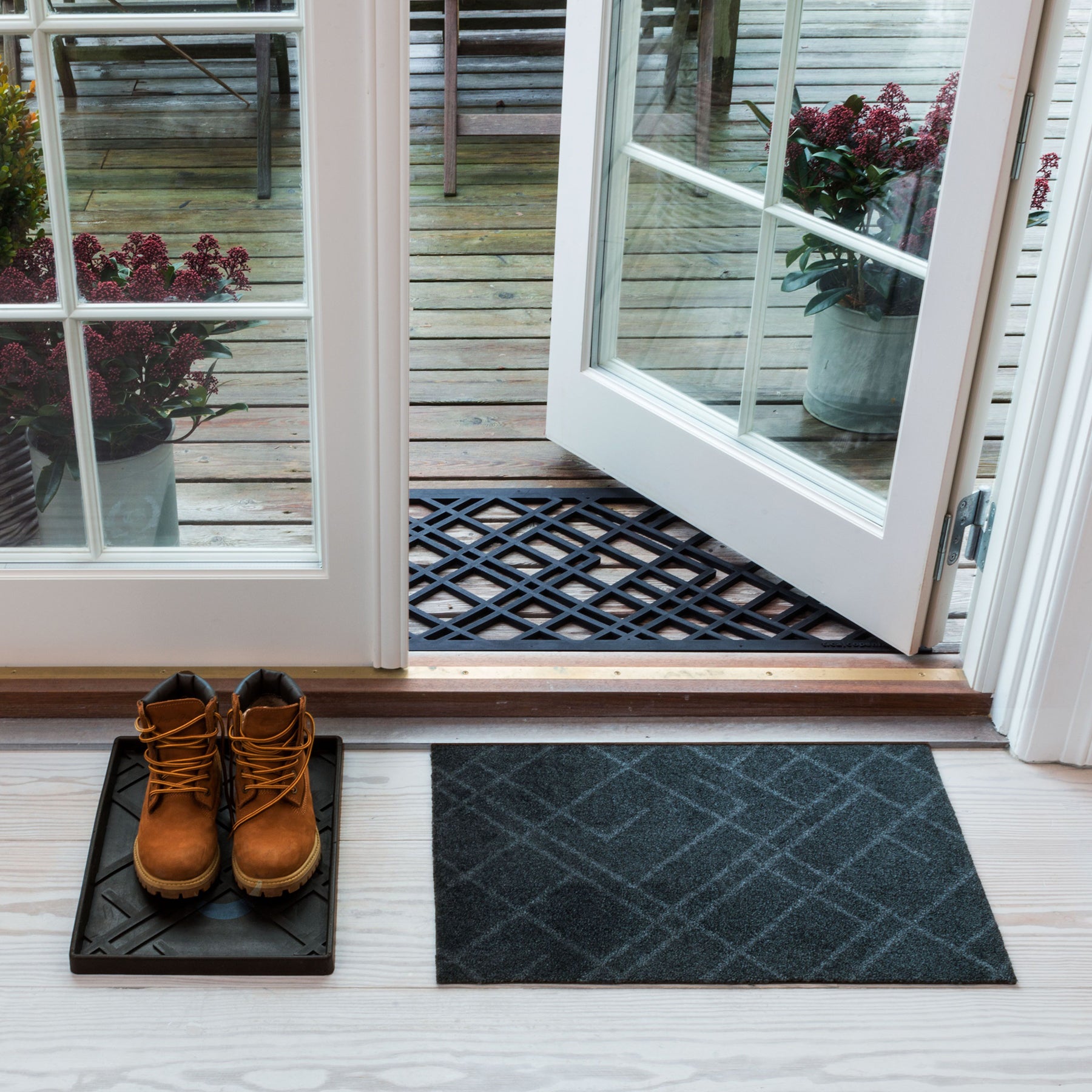 50% OFF - FLOOR MAT 40 x 60 cm - LINES / DARK GRAY