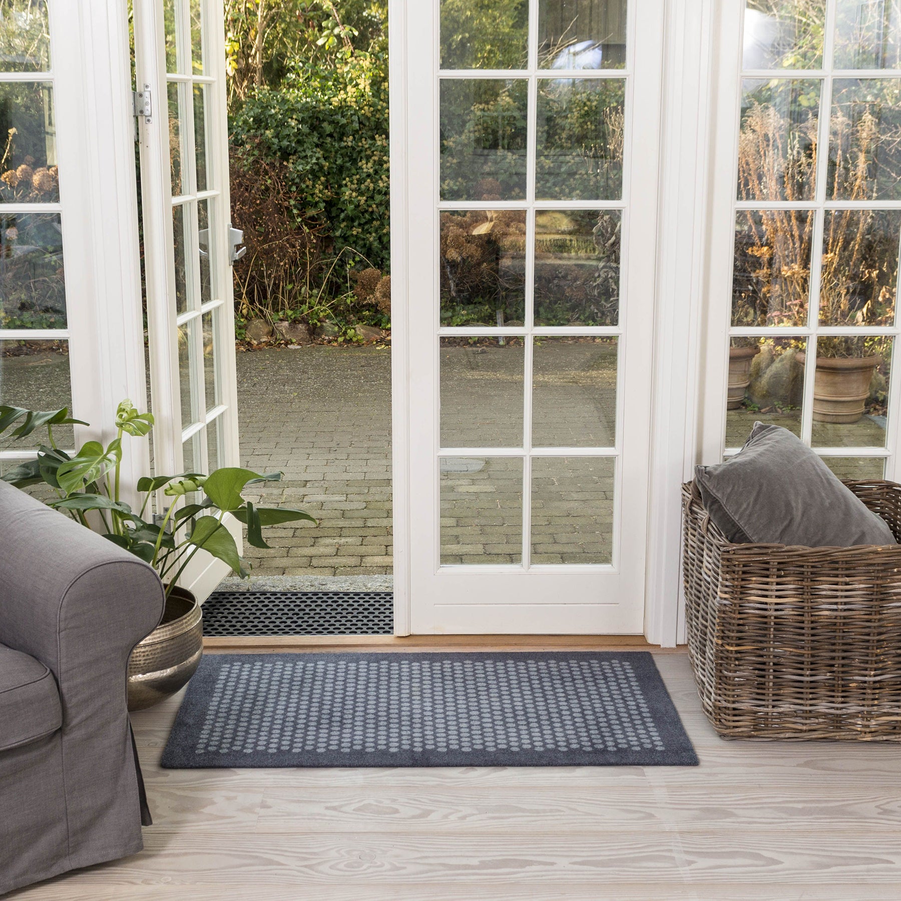 FLOOR MAT 67 x 120 CM - DOT GREY