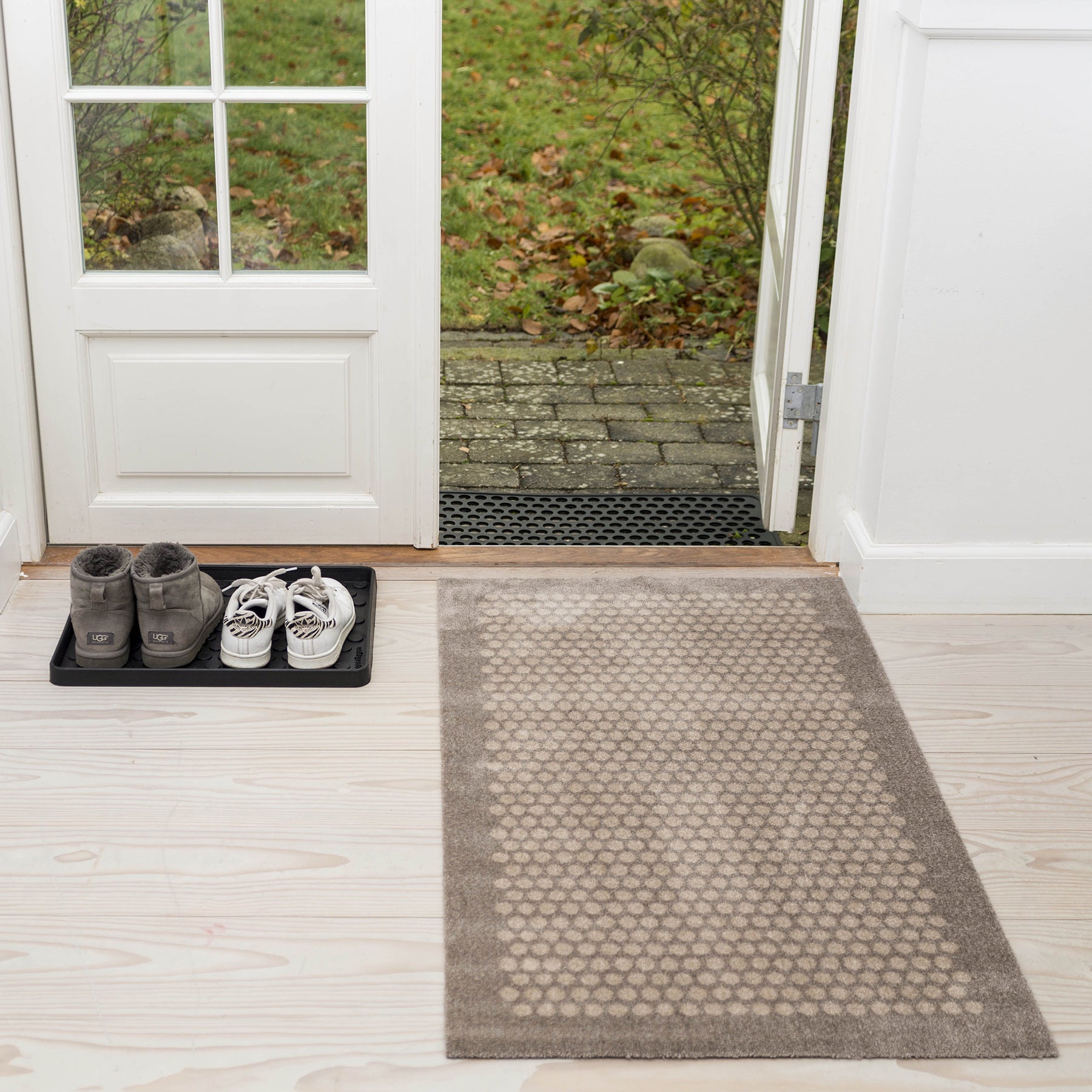 FLOOR MAT 67 x 150 CM - DOT SAND
