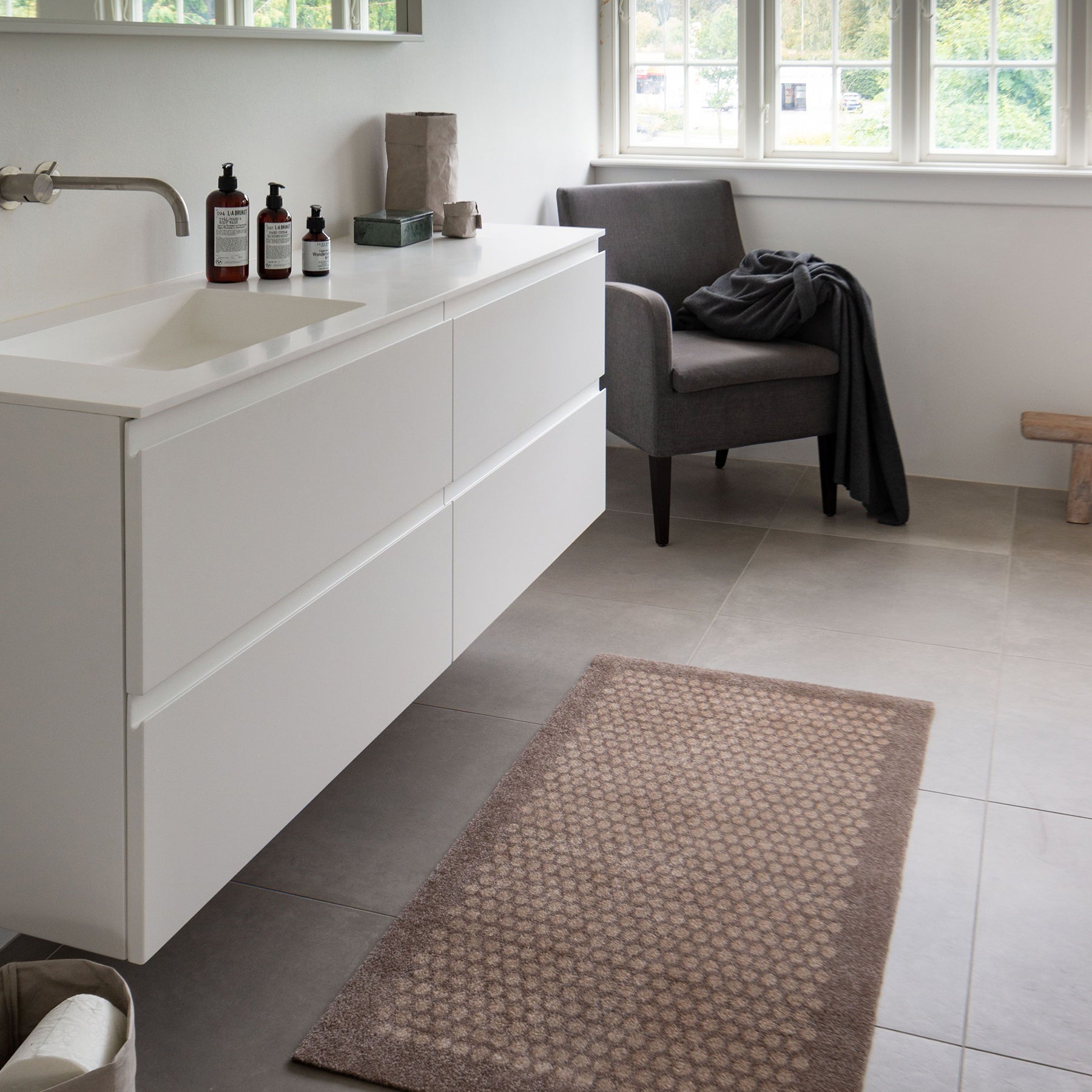 FLOOR MAT 67 x 120 CM - DOT SAND
