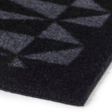 FLOOR MAT 90 x 130 CM - GRAPHIC/BLACK GREY