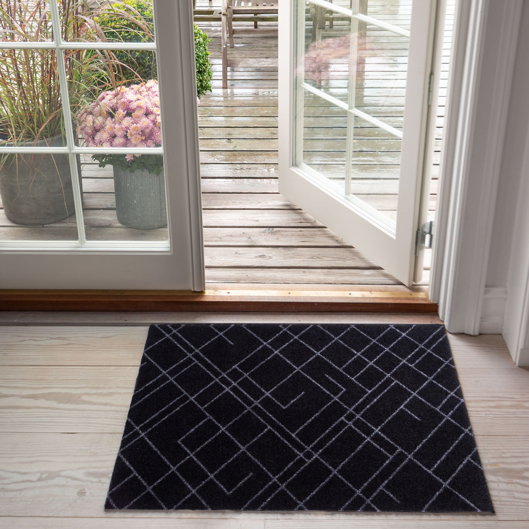 FLOOR MAT 60 x 90 cm - LINES BLACK/GREY