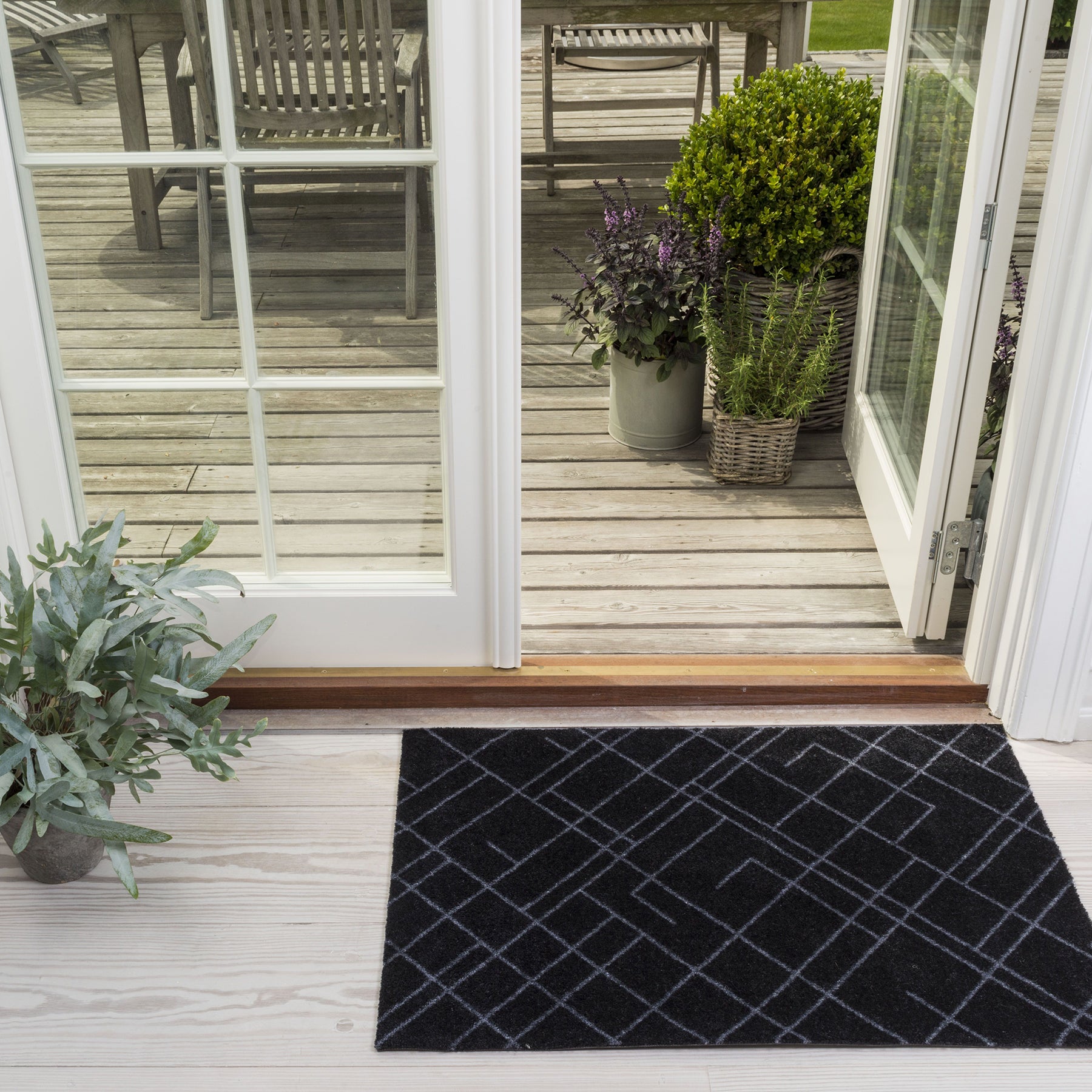 FLOOR MAT 60 x 90 cm - LINES BLACK/GREY