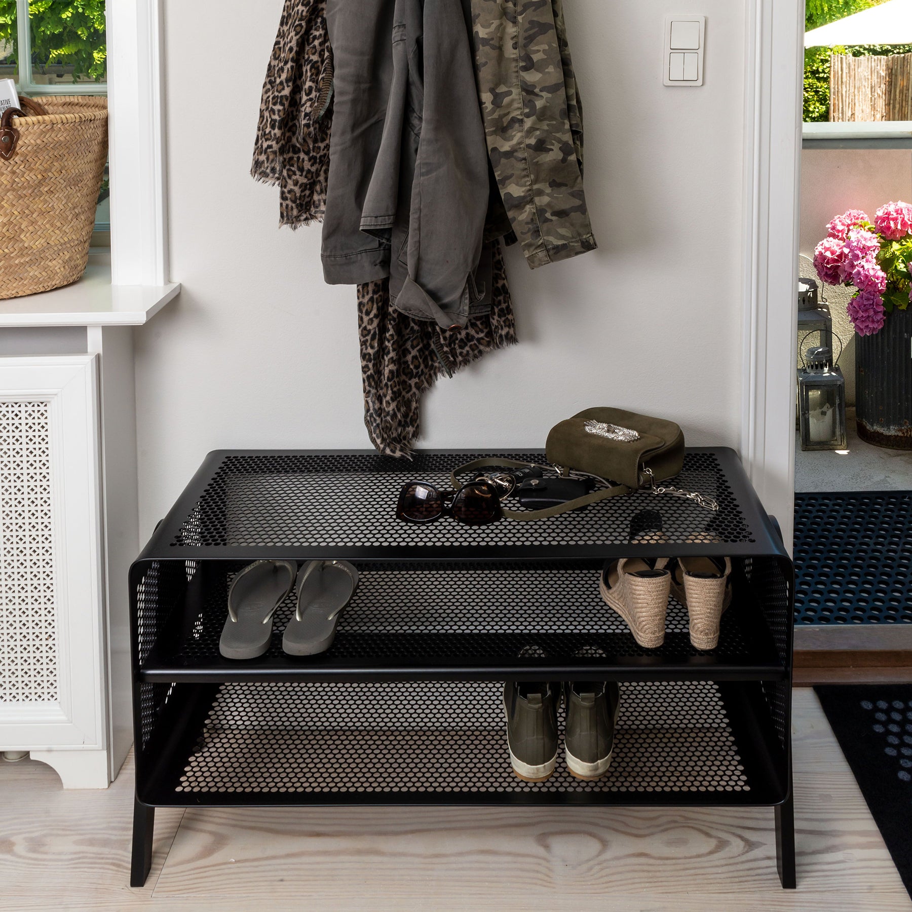 TICA RACK FLOOR - LARGE - BLACK