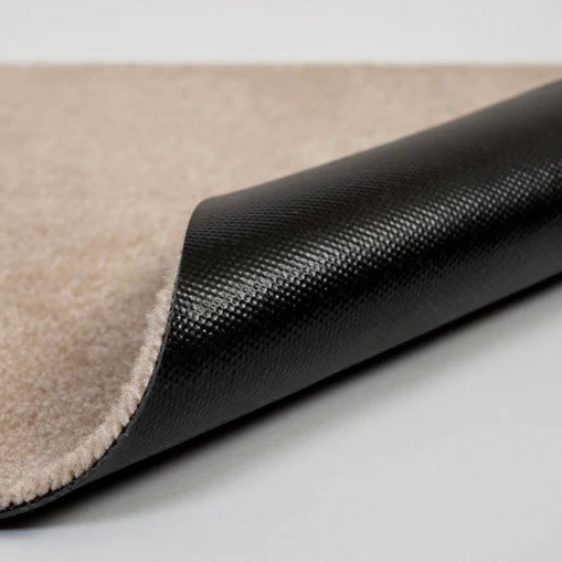 Buy Tica Copenhagen Floormat in Black w/dots 67 x 150 cm online here.