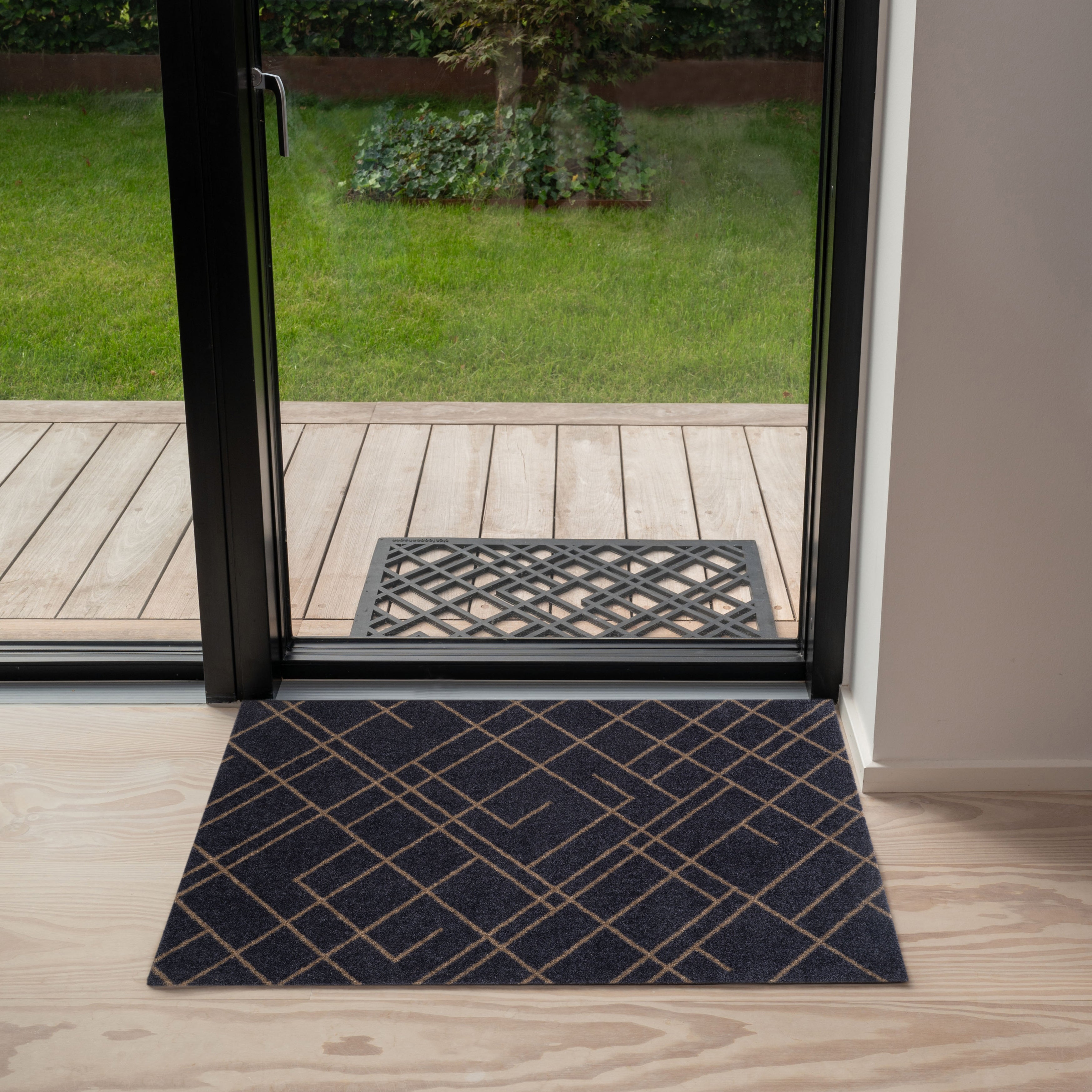 FLOOR MAT 60 x 90 cm - LINES BLUE-GRAY / SAND
