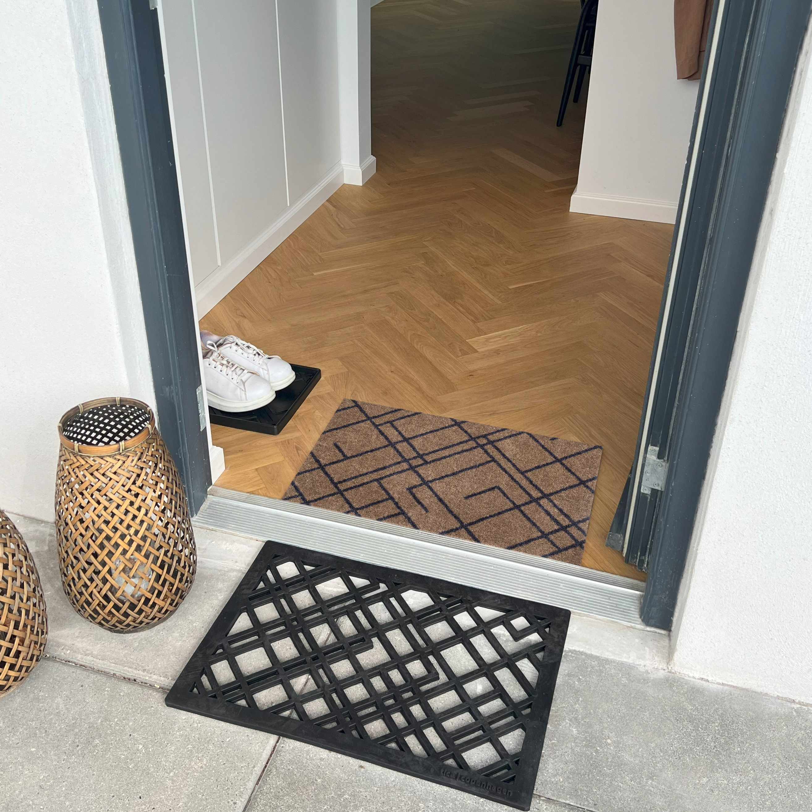FLOOR MAT 40 x 60 cm - LINES SAND / BLUE-GRAY