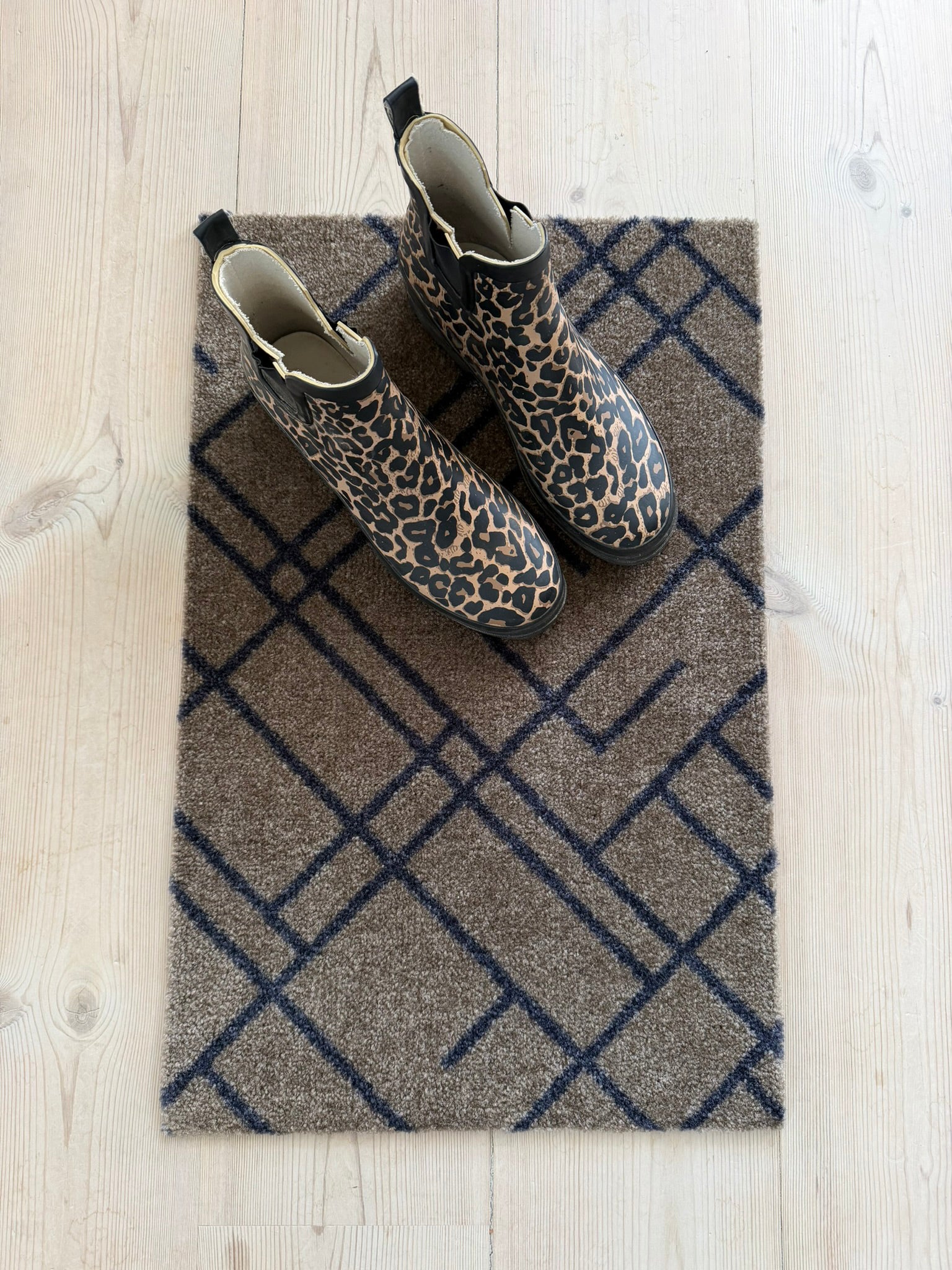 FLOOR MAT 40 x 60 cm - LINES SAND / BLUE-GRAY