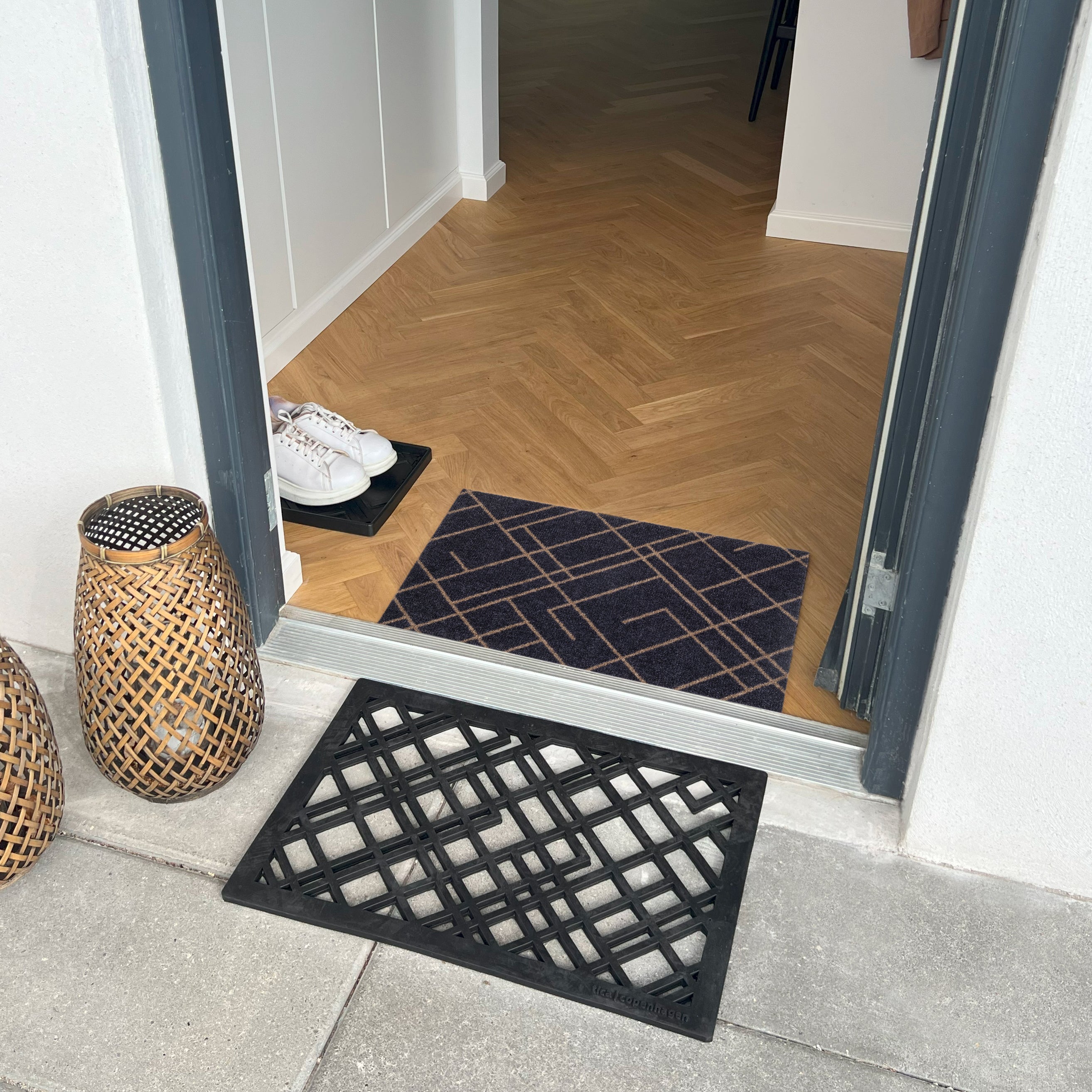 FLOOR MAT 40 x 60 cm - LINES BLUE-GRAY / SAND