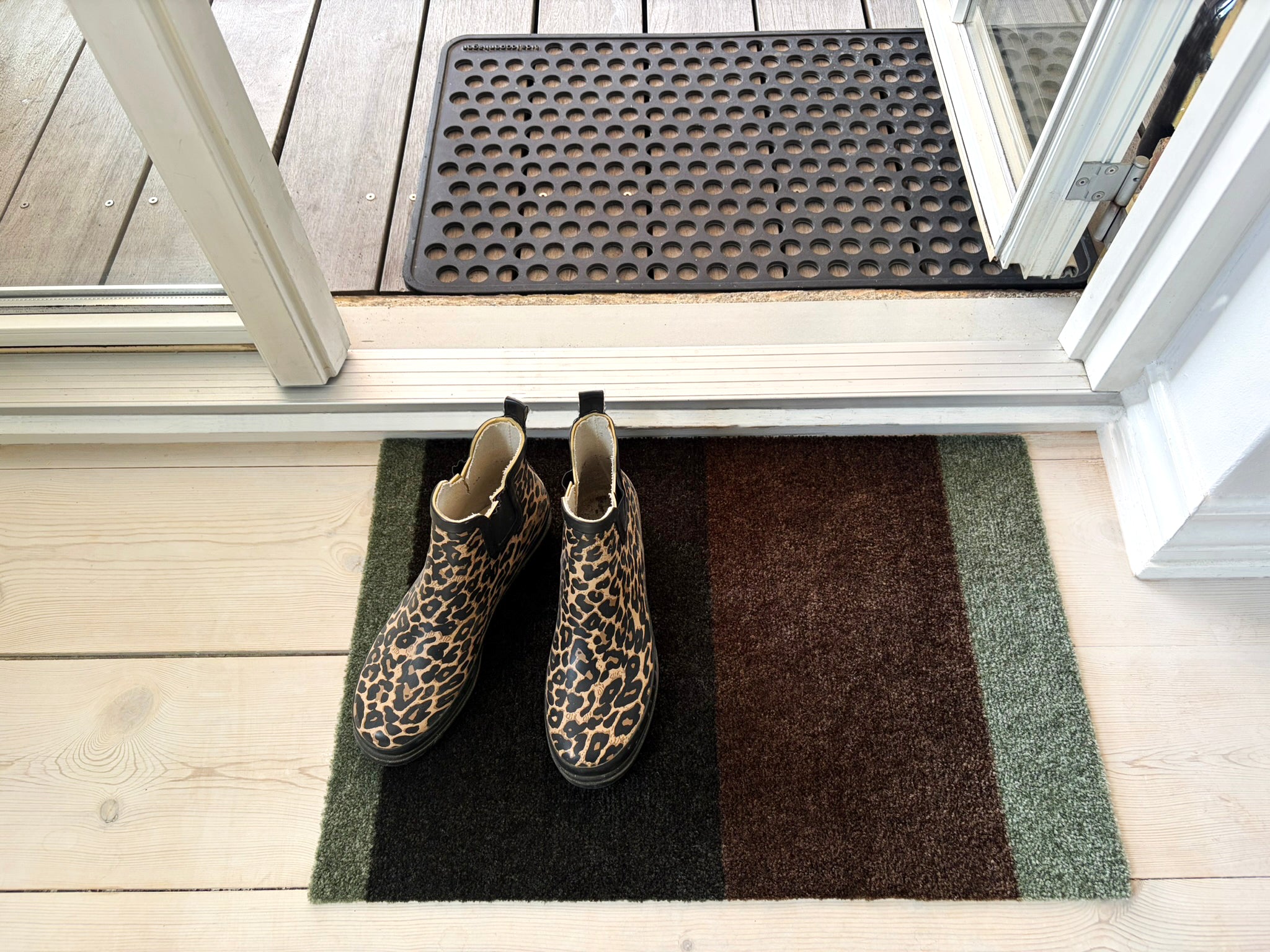 FLOOR MAT 40 x 60 cm - STRIPES GREEN / BROWN
