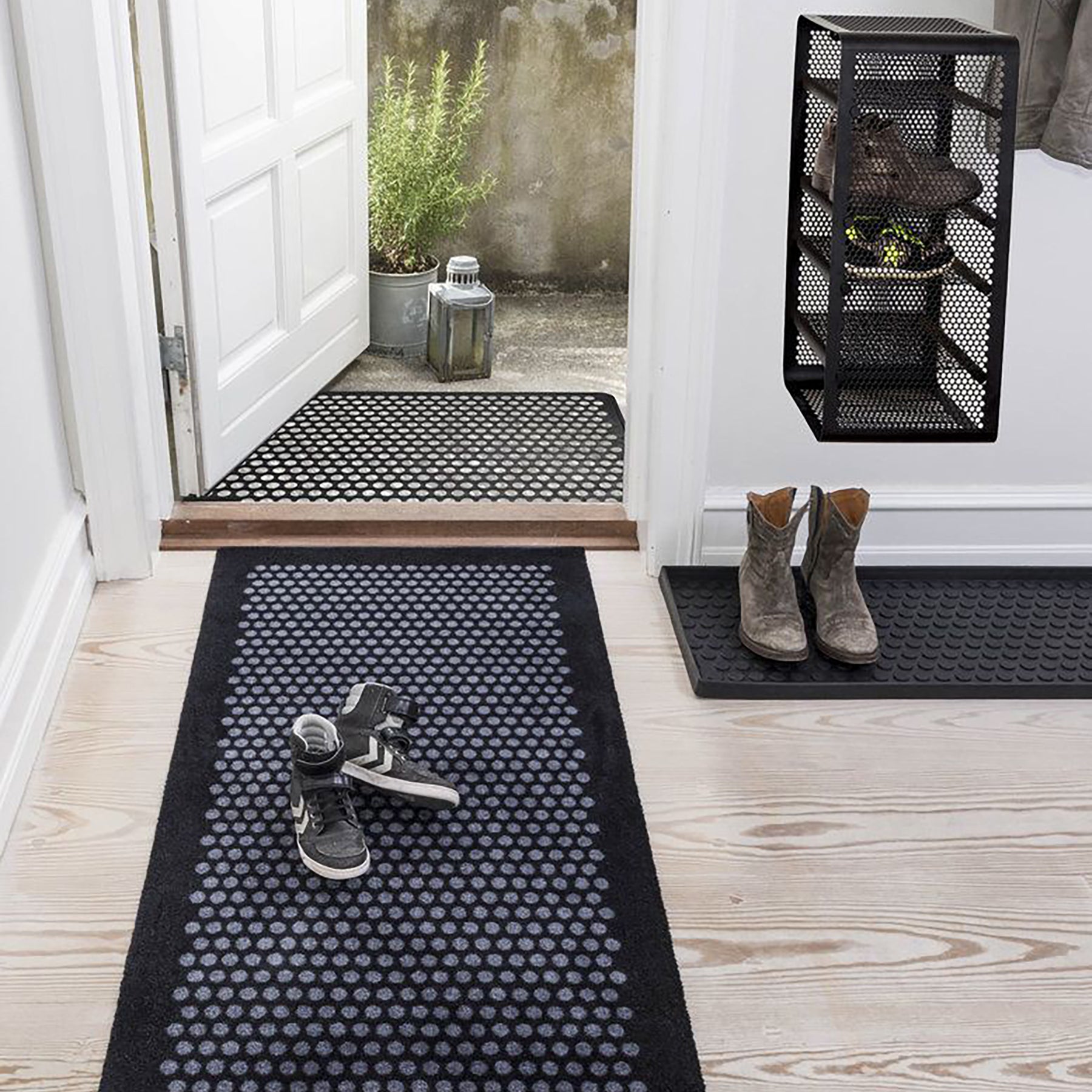 FLOOR MAT 67 x 200 CM - DOT BLACK/grey