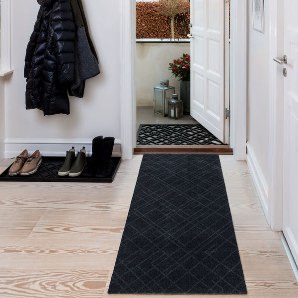 FLOOR MAT 67 x 150 CM - LINES/DARK GREY