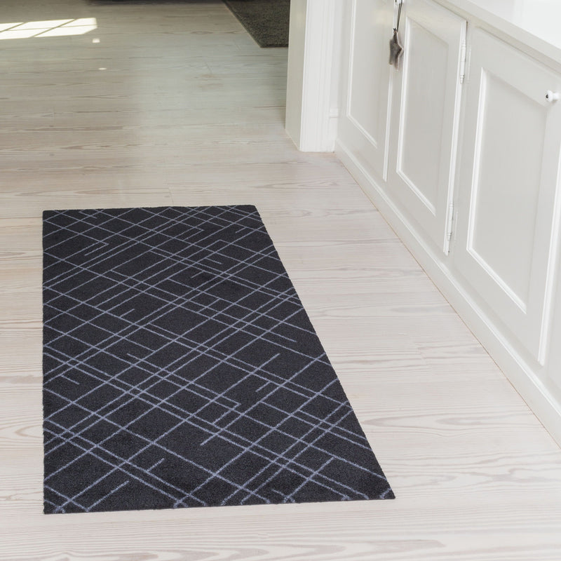 FLOOR MAT 67 x 150 CM - LINES BLACK/GREY