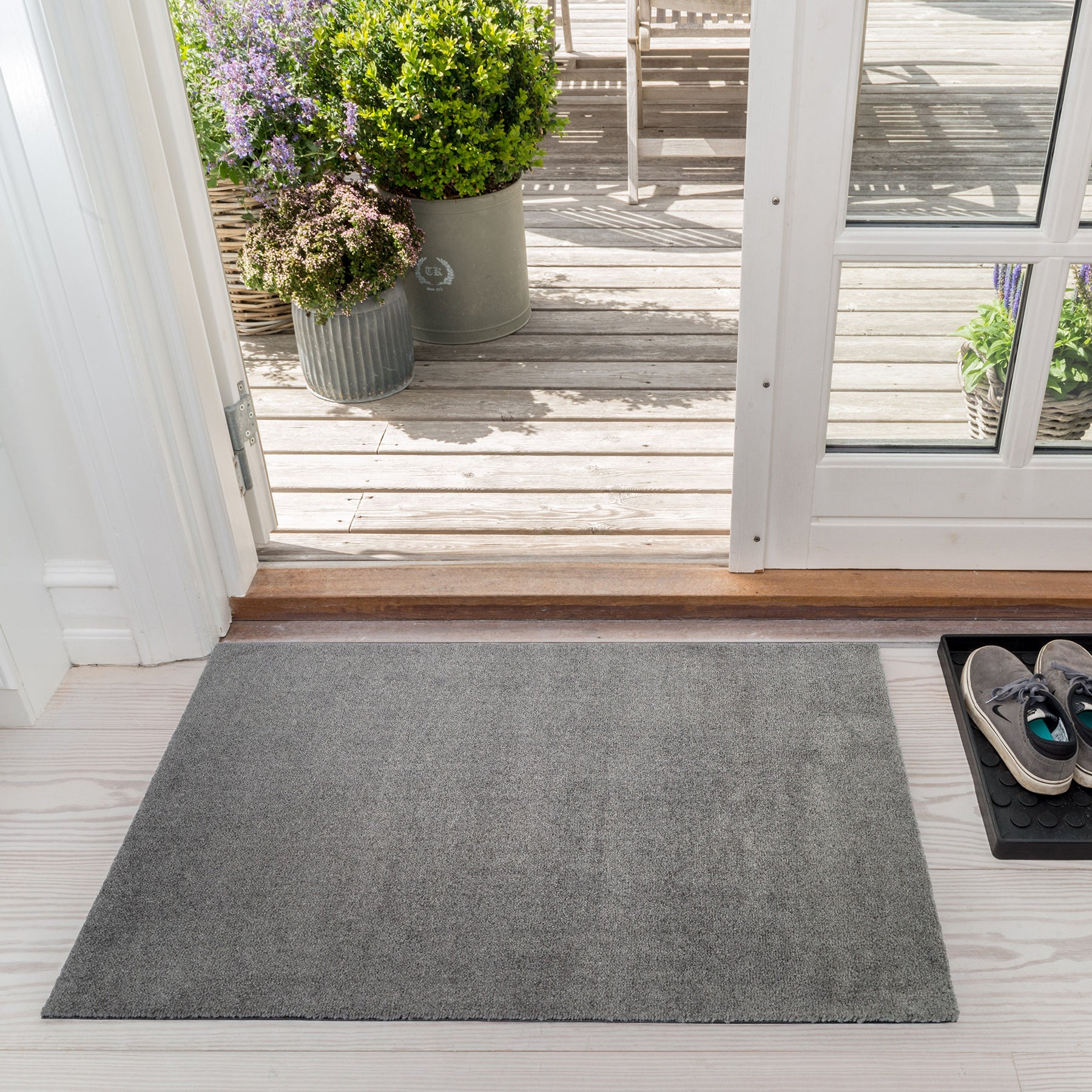 Rug 60 x 90 cm - Unicolor steel grey | Washable rug | Tica Copenhagen
