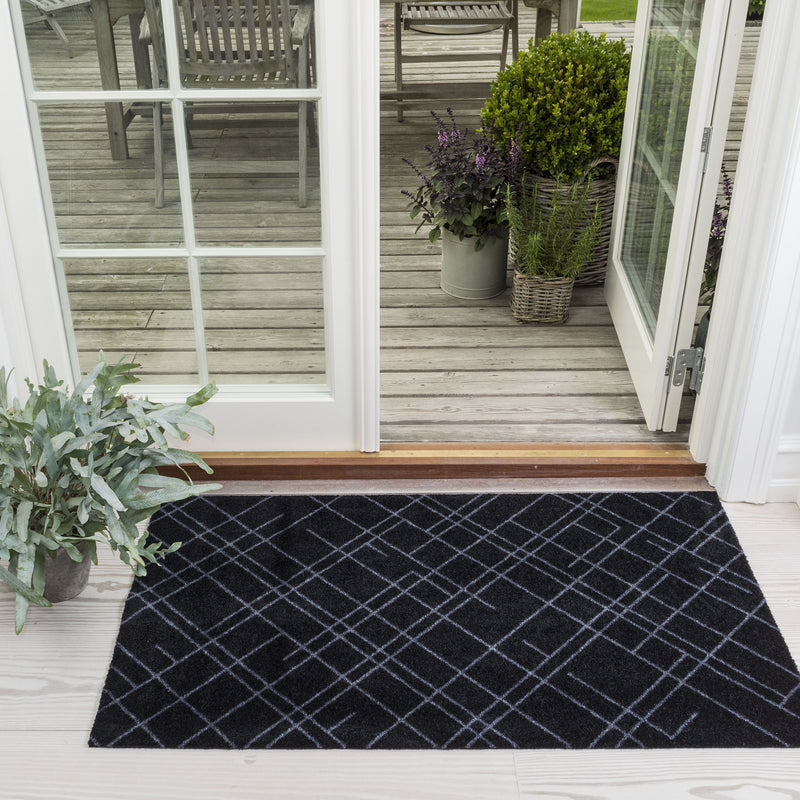 FLOOR MAT 67 x 120 cm - LINES BLACK/GREY