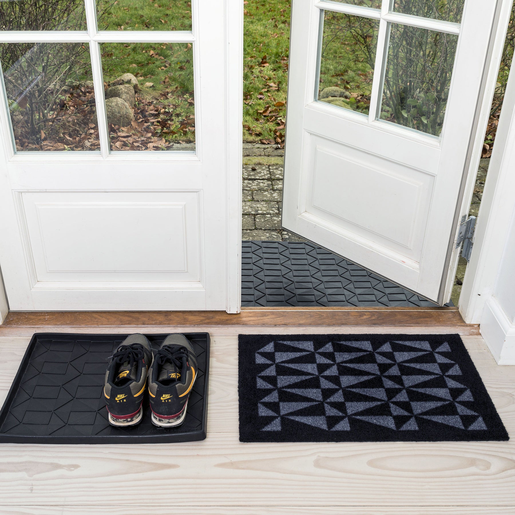 50% OFF - FLOOR MAT 40 x 60 CM - GRAPHIC/BLACK GREY