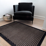 FLOOR MAT 90 x 130 CM - DOT BLACK/SAND