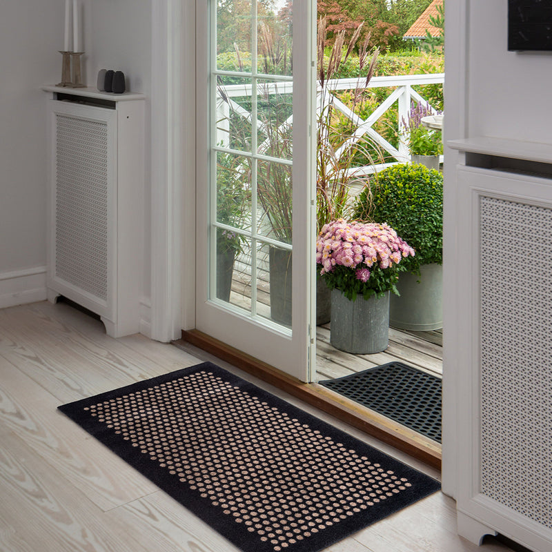 FLOOR MAT 67 x 120 CM - DOT BLACK/SAND