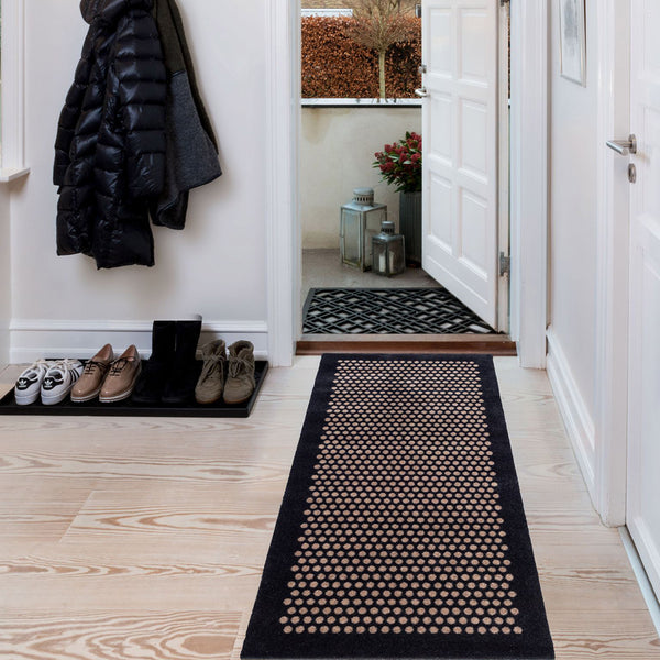 FLOOR MAT 67 x 150 CM - DOT BLACK/SAND