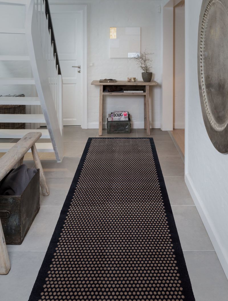 FLOOR MAT 100 x 300 CM - DOT BLACK/SAND