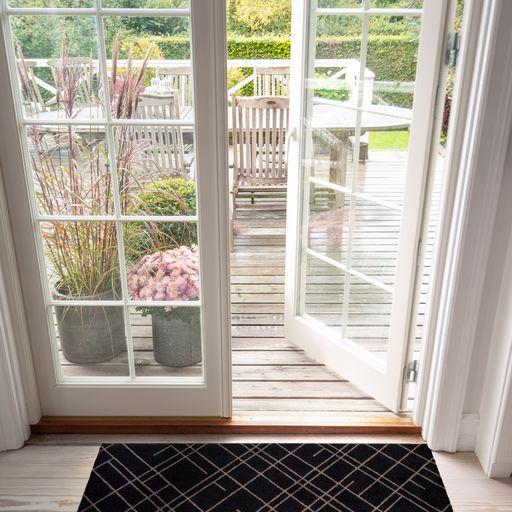 FLOOR MAT 67 x 120 CM - LINES BLACK/SAND