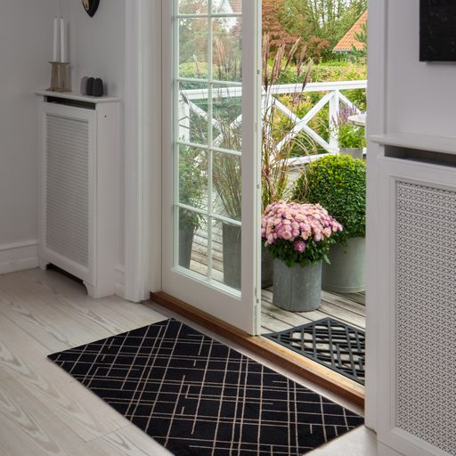 FLOOR MAT 67 x 120 CM - LINES BLACK/SAND
